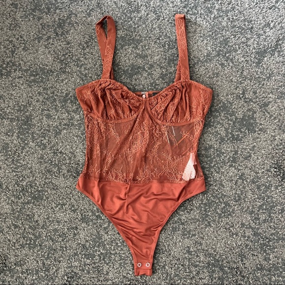 Danielle Bernstein weworewhat lace bodysuit - Picture 2 of 5